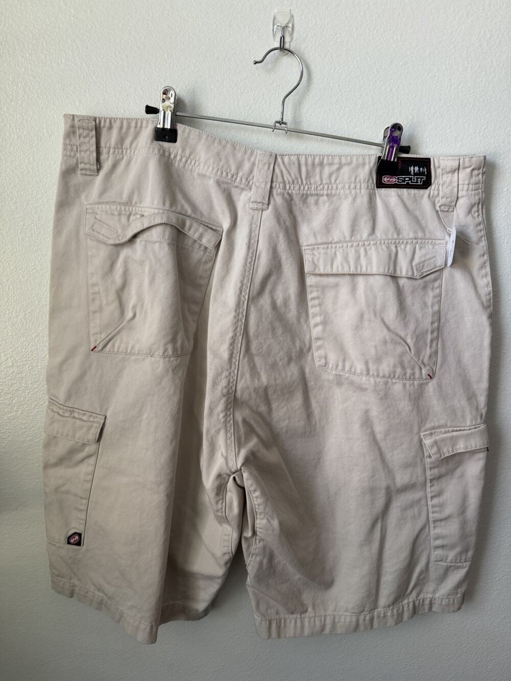 Vintage y2k Baggy Skate SPLIT cream cargo shorts size 36